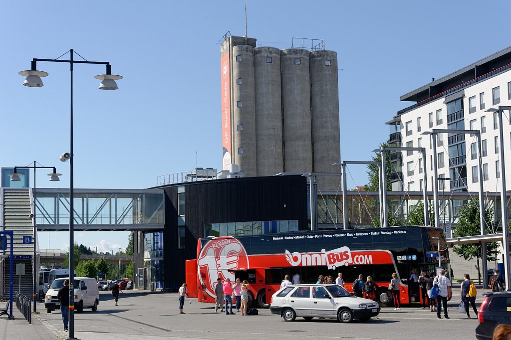 Bus am Bahnhof