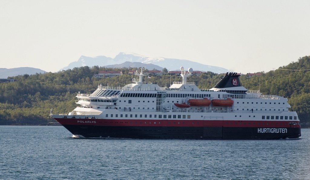 MS Polarlys vor Harstad