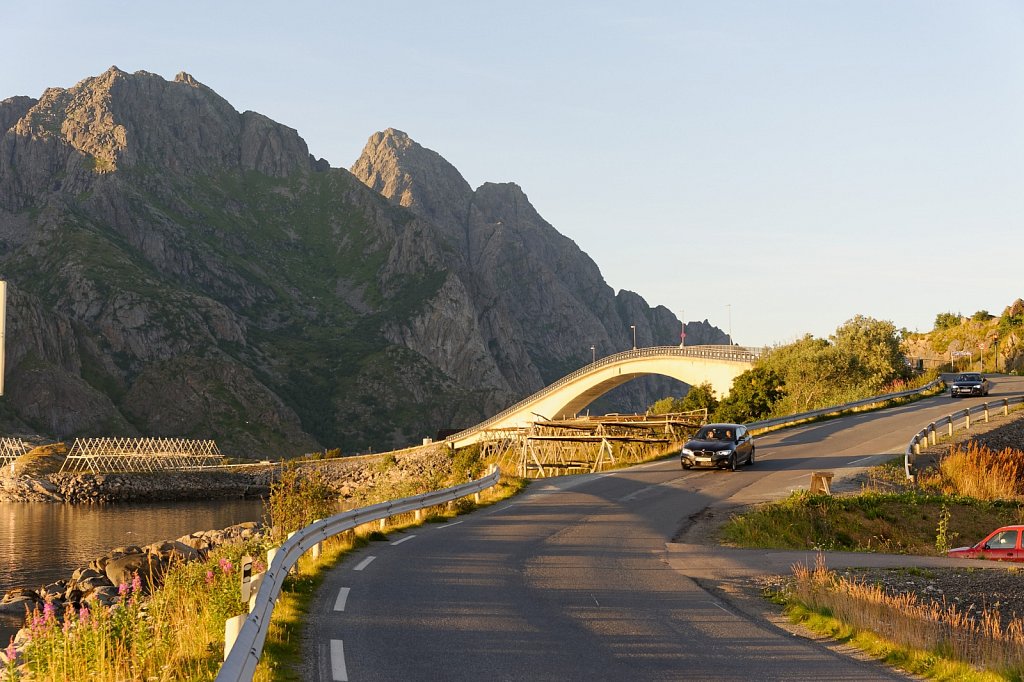 Brücke mit Autos