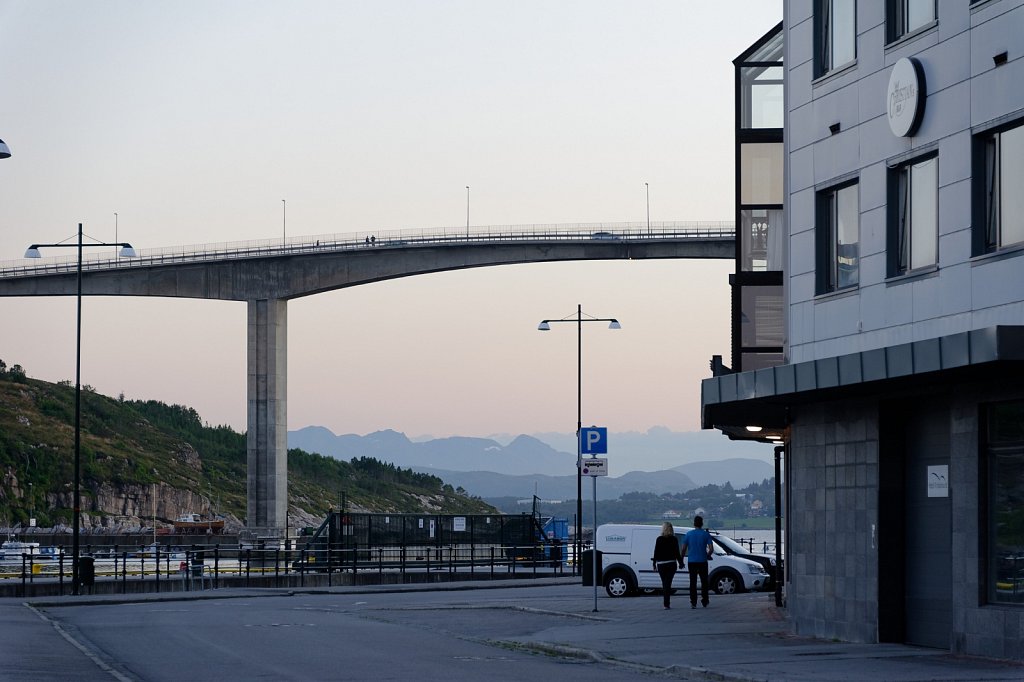 Wieder die Brücke